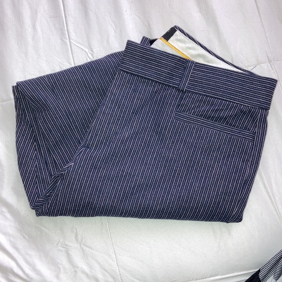 Womens barely used Pinstripe banana republic jackson fit 4 pants - Picture 2 of 10